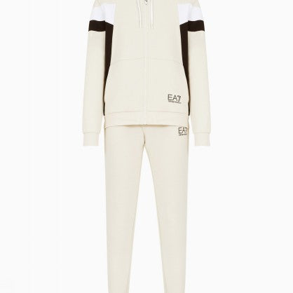 SPORTS SUIT