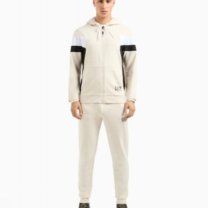 SPORTS SUIT