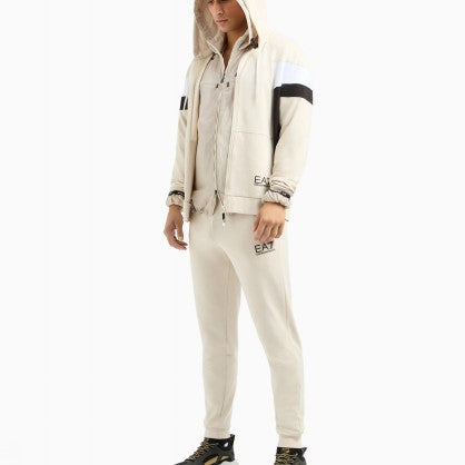 SPORTS SUIT