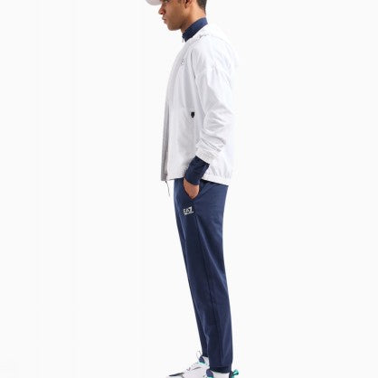 SPORTS SUIT