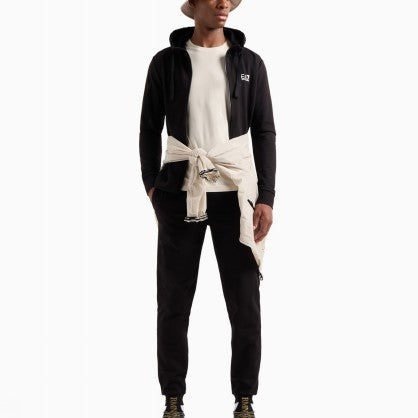 SPORTS SUIT