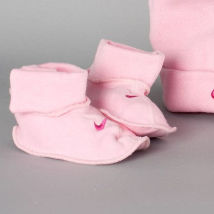 HAT, MITTS AND BOOTIES