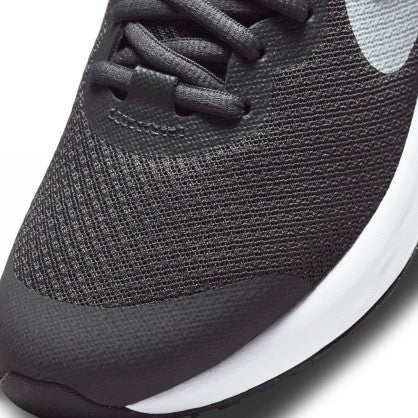 NIKE REVOLUTION 6