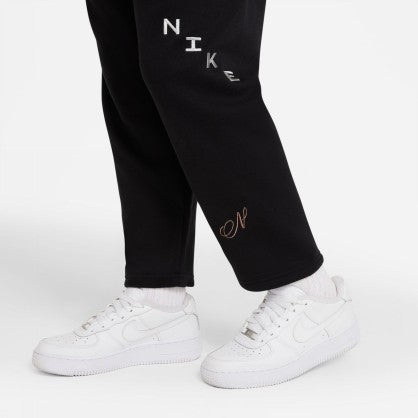 SPORTSWEAR