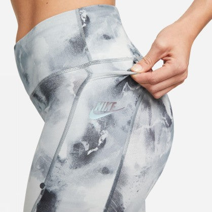 W NK AIR DF 7 FAST SHORT