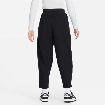 SPORTSWEAR ESSENTIAL