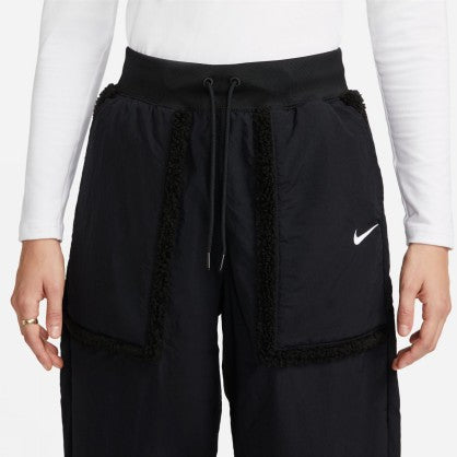 SPORTSWEAR ESSENTIAL