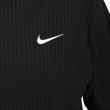 SPORTSWEAR