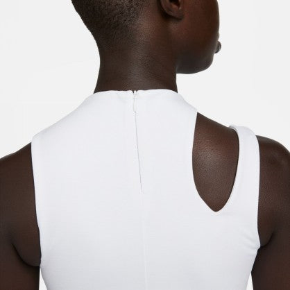 SPORTSWEAR ESSENTIAL