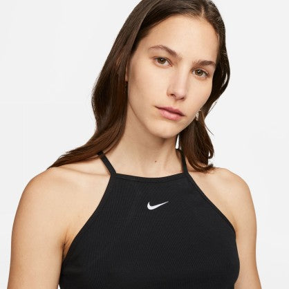 SPORTSWEAR ESSENTIALS