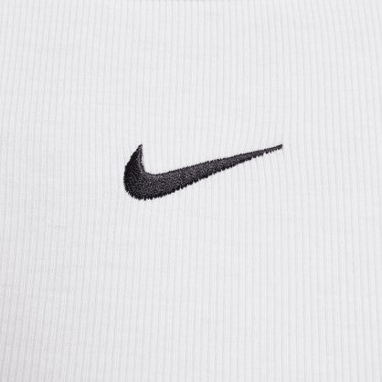 SPORTSWEAR ESSENTIALS