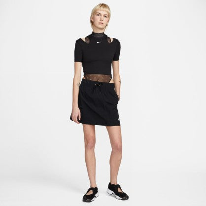 SPORTSWEAR ESSENTIALS