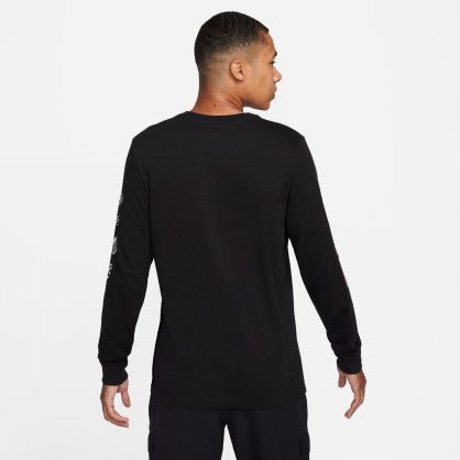 SPORTSWEAR