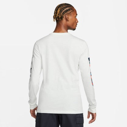 SPORTSWEAR