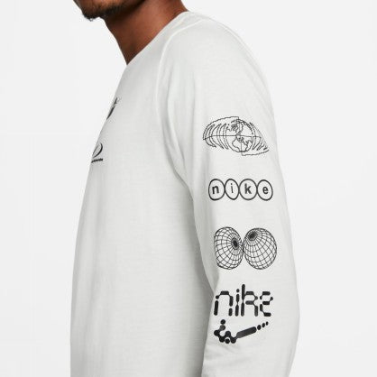 SPORTSWEAR