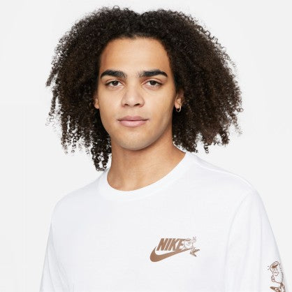 SPORTSWEAR