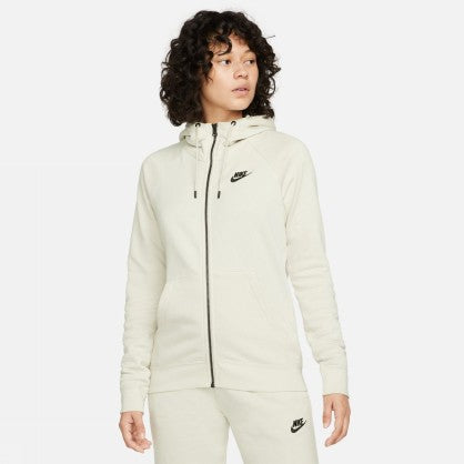 SPORTSWEAR ESSENTIAL