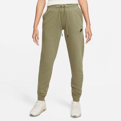 SPORTSWEAR ESSENTIAL