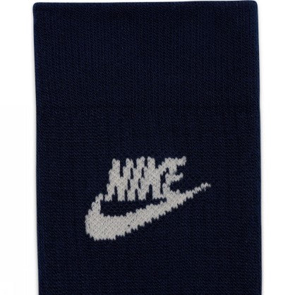 SPORTSWEAR EVERYDAY ESSENTIAL
