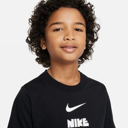 SPORTSWEAR