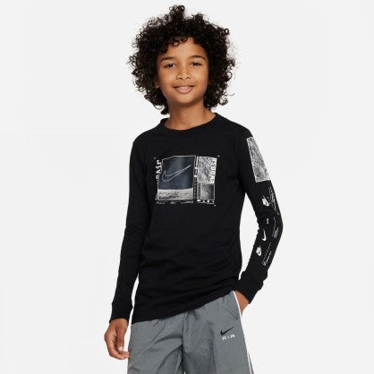 SPORTSWEAR