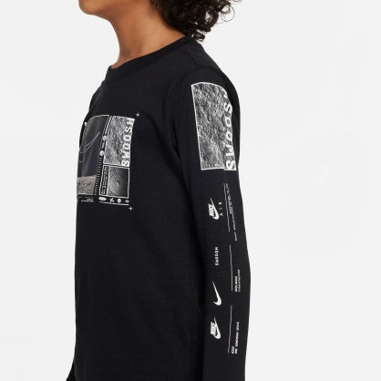 SPORTSWEAR