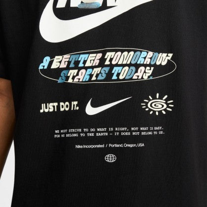 SPORTSWEAR