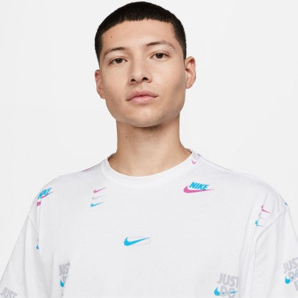 SPORTSWEAR