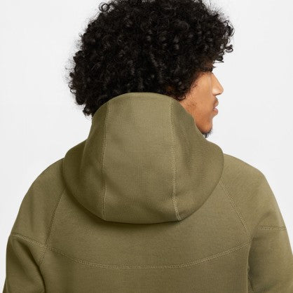 TECH FLEECE
