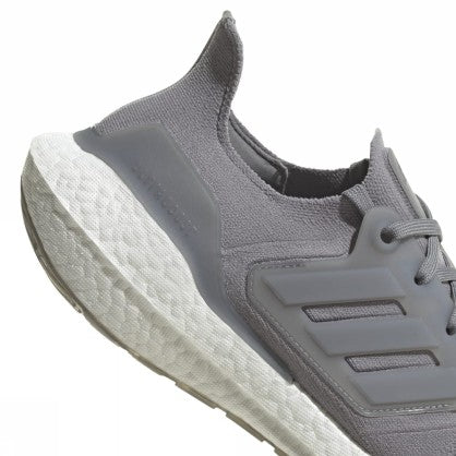 ULTRABOOST 22