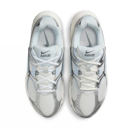 W NIKE V5 RNR