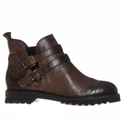 WOMEN'S FOOTWEAR