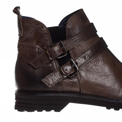 WOMEN'S FOOTWEAR