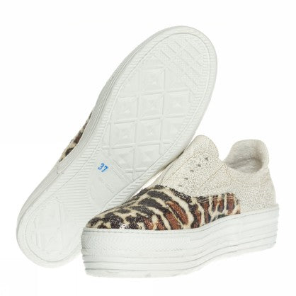 WOMEN'S LEOPARD RUBBER FOOTBED SHOE