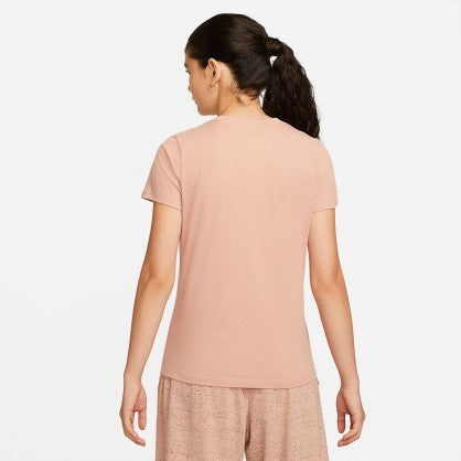 W NSW TEE ESSNTL ICON FUTURA