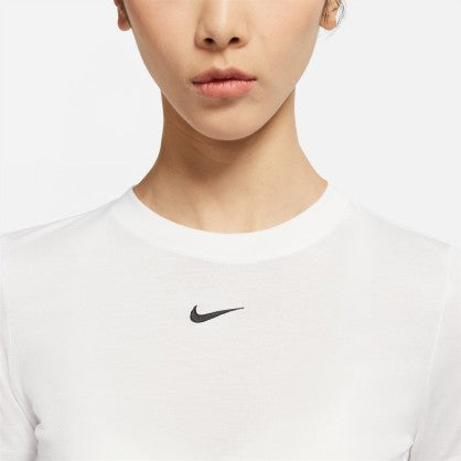 SPORTSWEAR ESSENTIAL