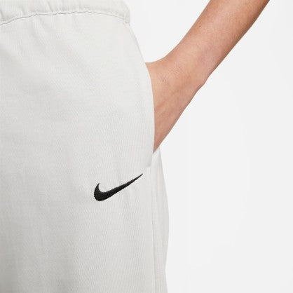 SPORTSWEAR