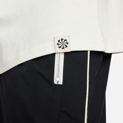 SPORTSWEAR