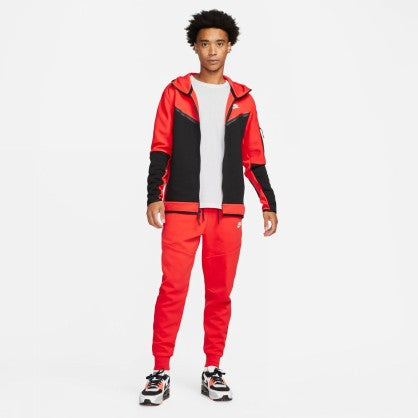 SPORTSWEAR TECH FLEECE