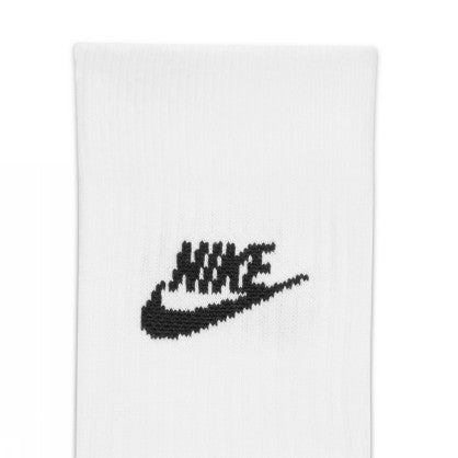SPORTSWEAR EVERYDAY ESSENTIAL