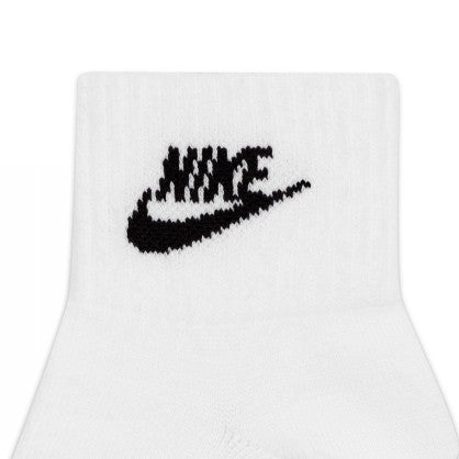 EVERYDAY ESSENTIAL
