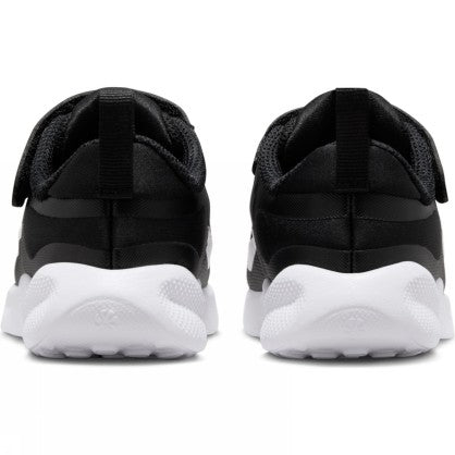 Nike Revolution 7