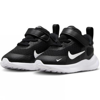 Nike Revolution 7