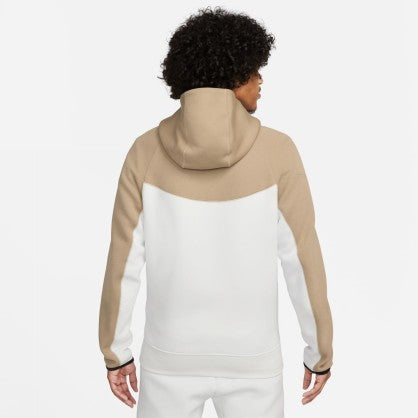TECH FLEECE