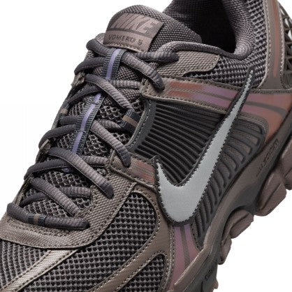 NIKE ZOOM VOMERO 5 Y2K
