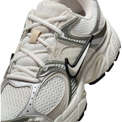 W NIKE V5 RNR