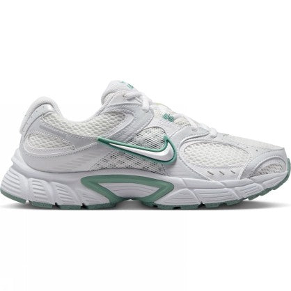 W NIKE V5 RNR