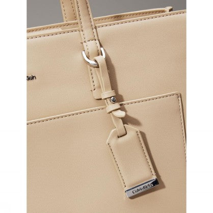 CK MUST MEDIUM SHOPPER W/POCKET